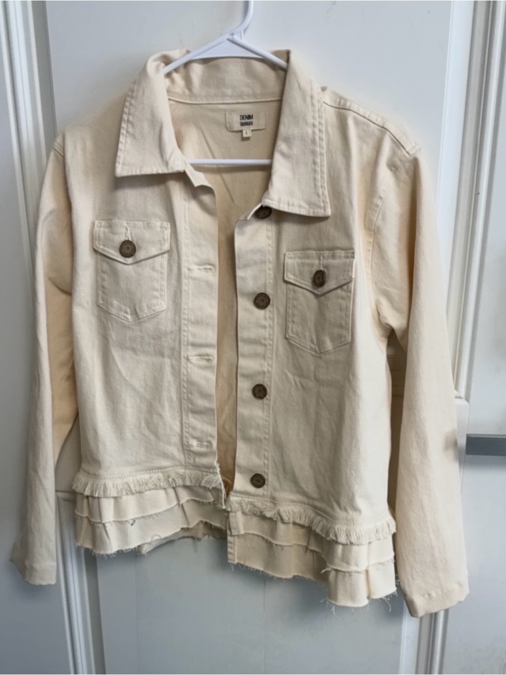 DENIM TopMark Cream Ruffle Hem Fringe Denim Jacket - Size L - Picture 9 of 15